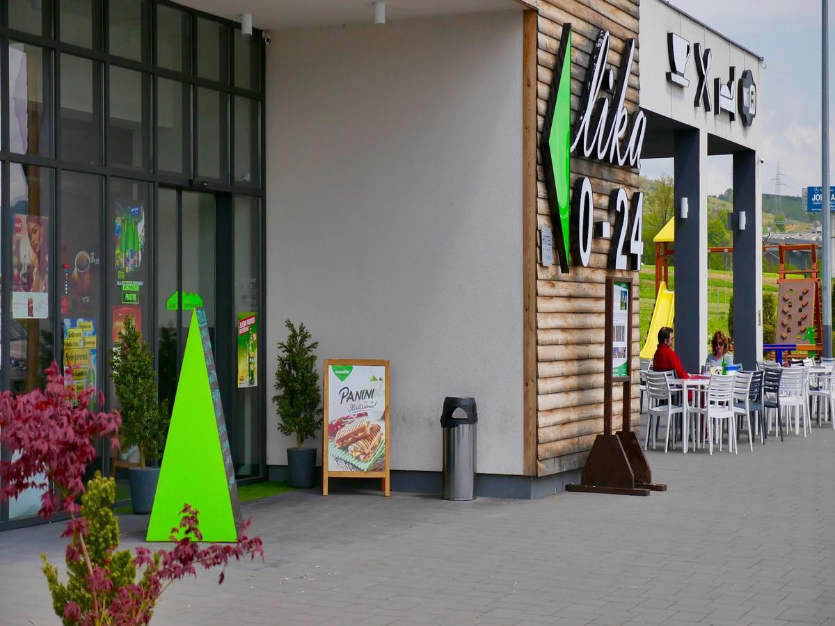 Hotel Lika Jug Brinje Екстер'єр фото