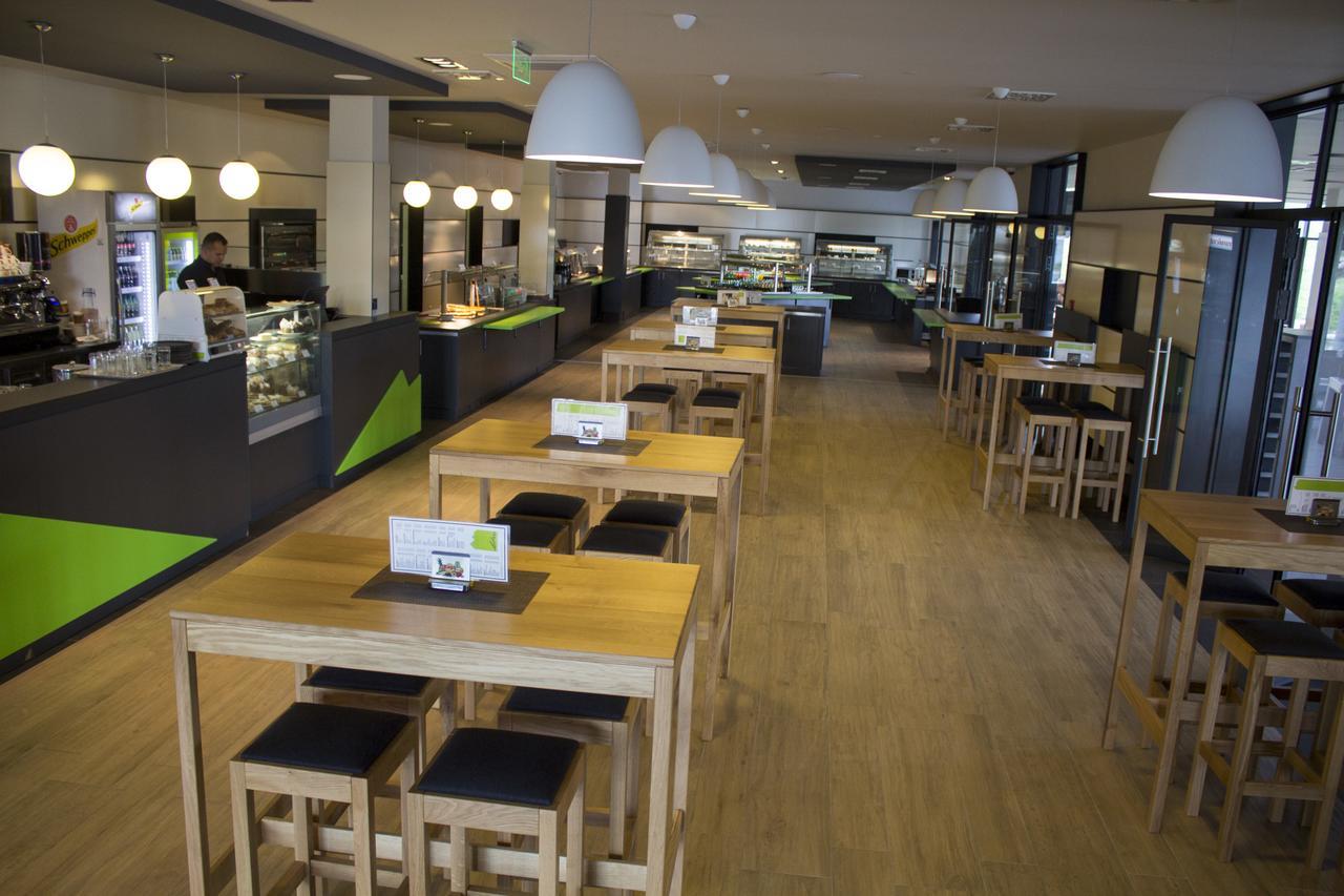 Hotel Lika Jug Brinje Екстер'єр фото